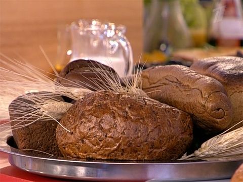 10 أطعمة وعادات جيدة للحفاظ على ابتسامتك بيضاء