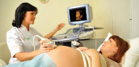 تحتاج المرأة الحامل إلى الدعم من زوجها