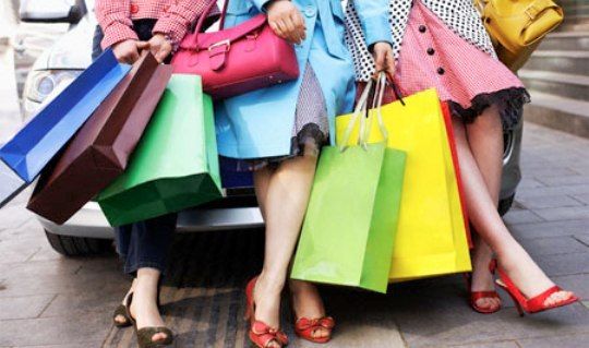 تنفق النساء أموالاً أكثر على الاستعداد للإجازة مقارنة بالإجازة نفسها
